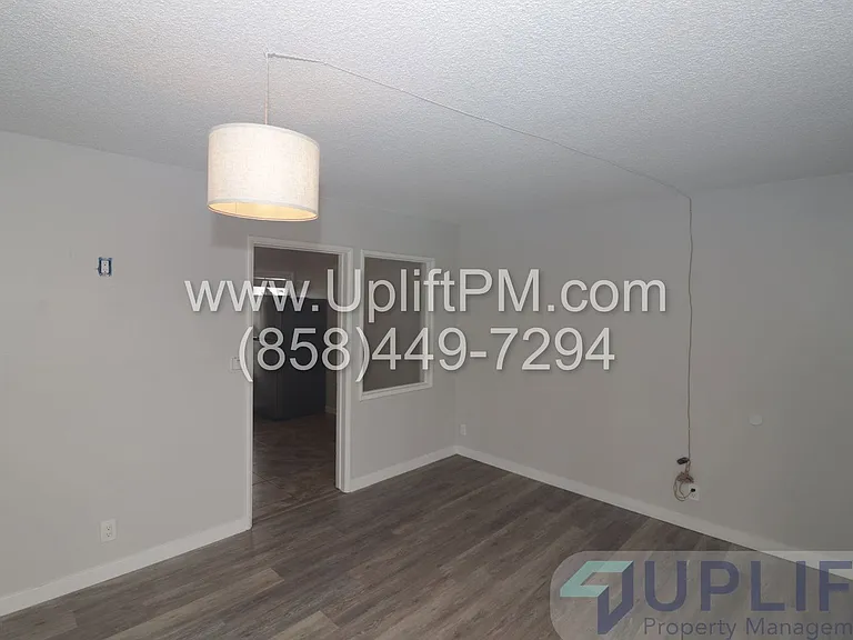 4827 Castle Ave — Photo 33
