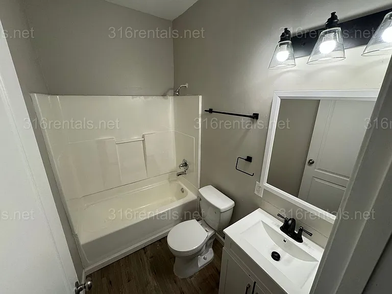 1324 S Emporia Ave — Photo 11