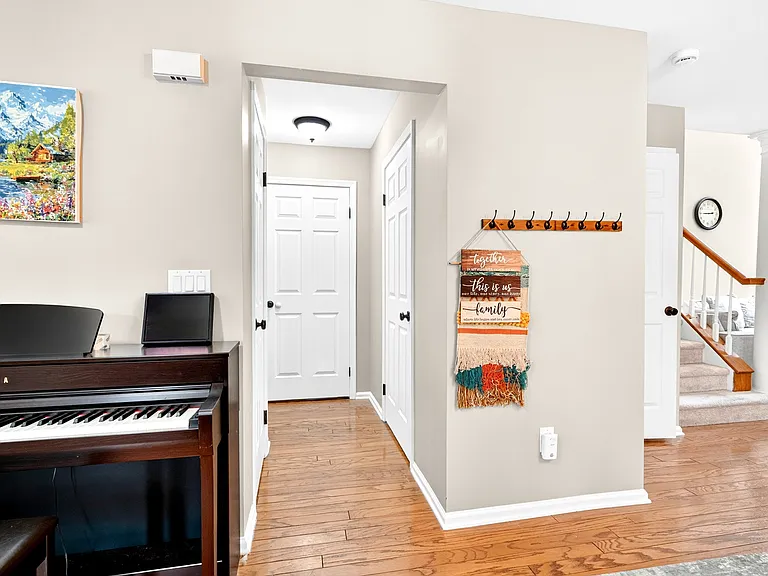 554 Adirondack Ct — Photo 10
