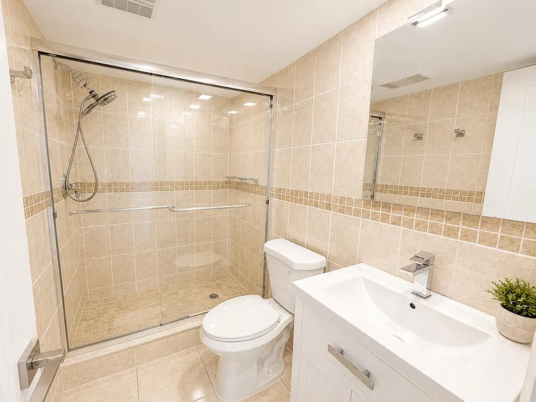 4030 W Palm Aire Dr #402 — Photo 6