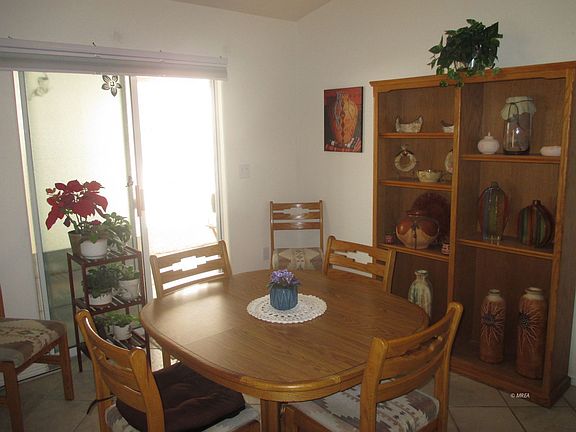 5th image of 726 Mesa Springs Dr