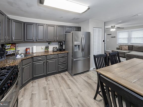 5th image of 318 Wiltshire Dr