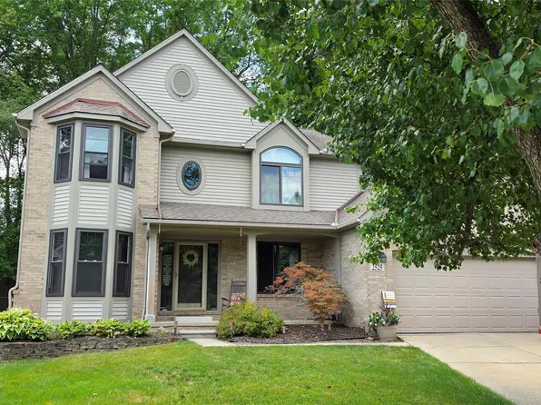 2525 Baltusrol Ct, Commerce Township, MI 48382