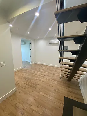 Rented by Aron Fried, LREB | media 3