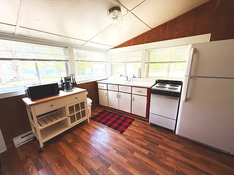 3 bed, 2298 sqft, $1,500 — Photo 3