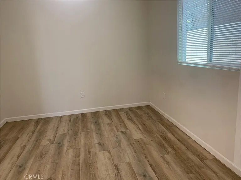 1359 E 94th St — Photo 11