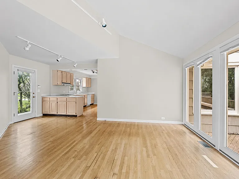 1120 Romona Rd — Photo 10