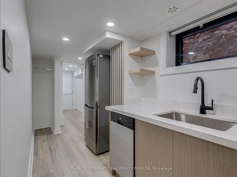 120 Glenlake Ave #BASEMENT — Photo 13