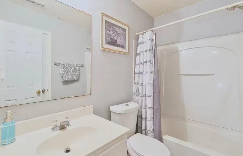 741 Crestwell Cir SW — Photo 3