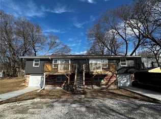 4909-4911 W Roe Ln, Mission, KS 66205
