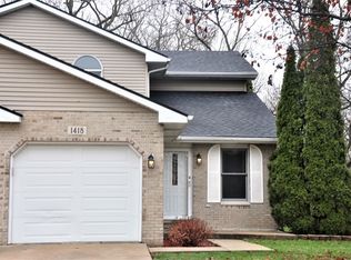 1418 Strawberry Hill Dr, Lockport, IL 60441