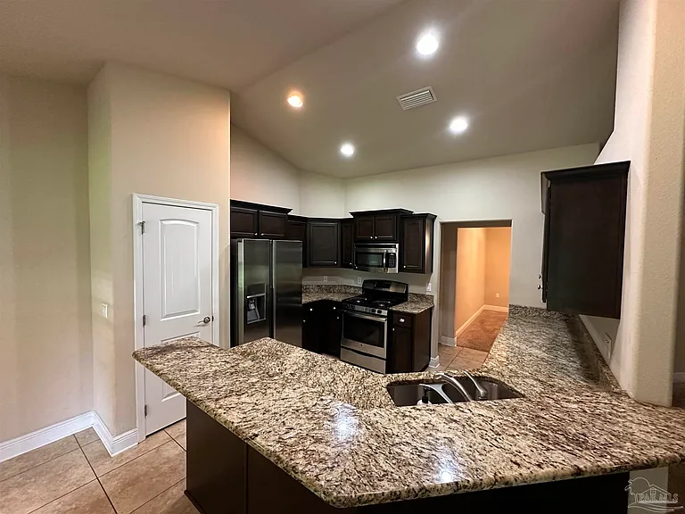 4700 Belvedere Cir — Photo 9