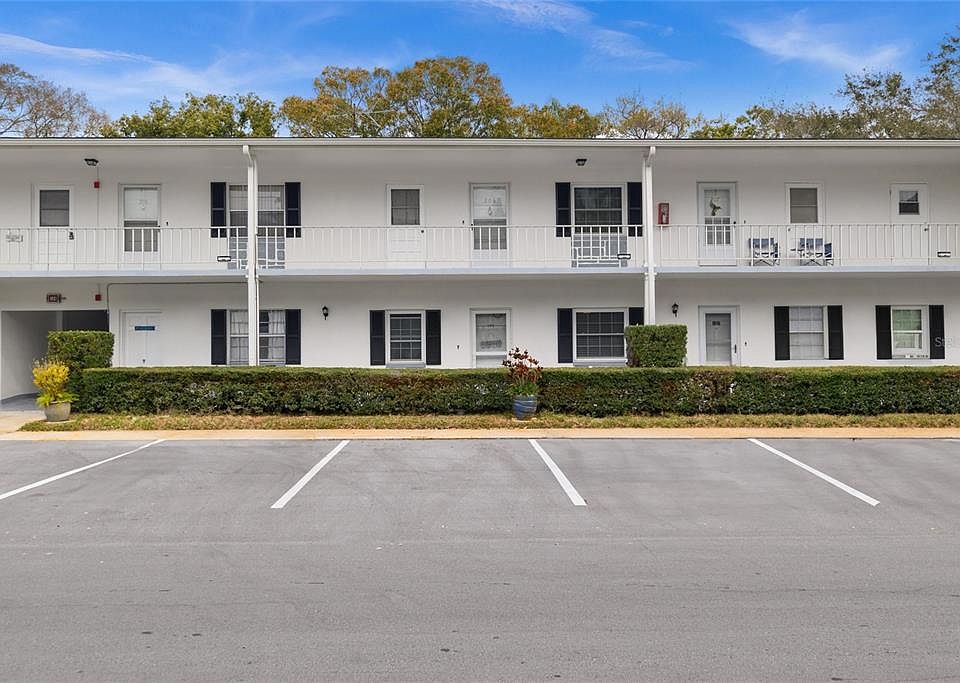 1st image of 300 Glennes Ln APT 106