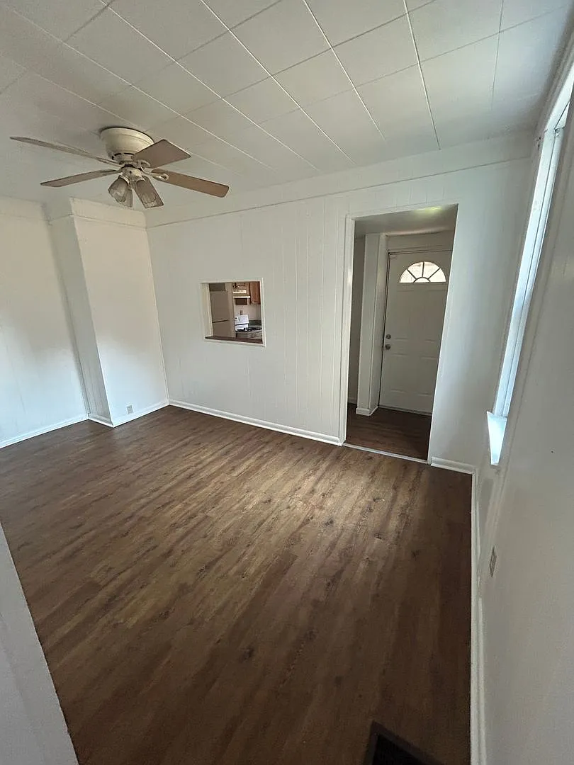Charming 4-Bedroom House for Rent in East Pittsburgh — Photo 3