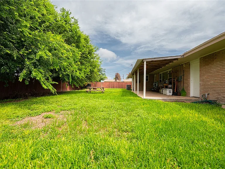 104 W Janin Cir — Photo 18