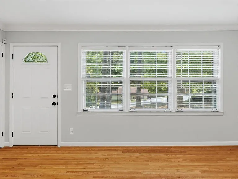 1111 N Valley Dr — Photo 23
