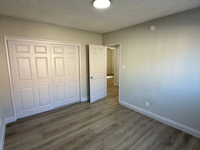 4265 S Hoover St — Photo 9