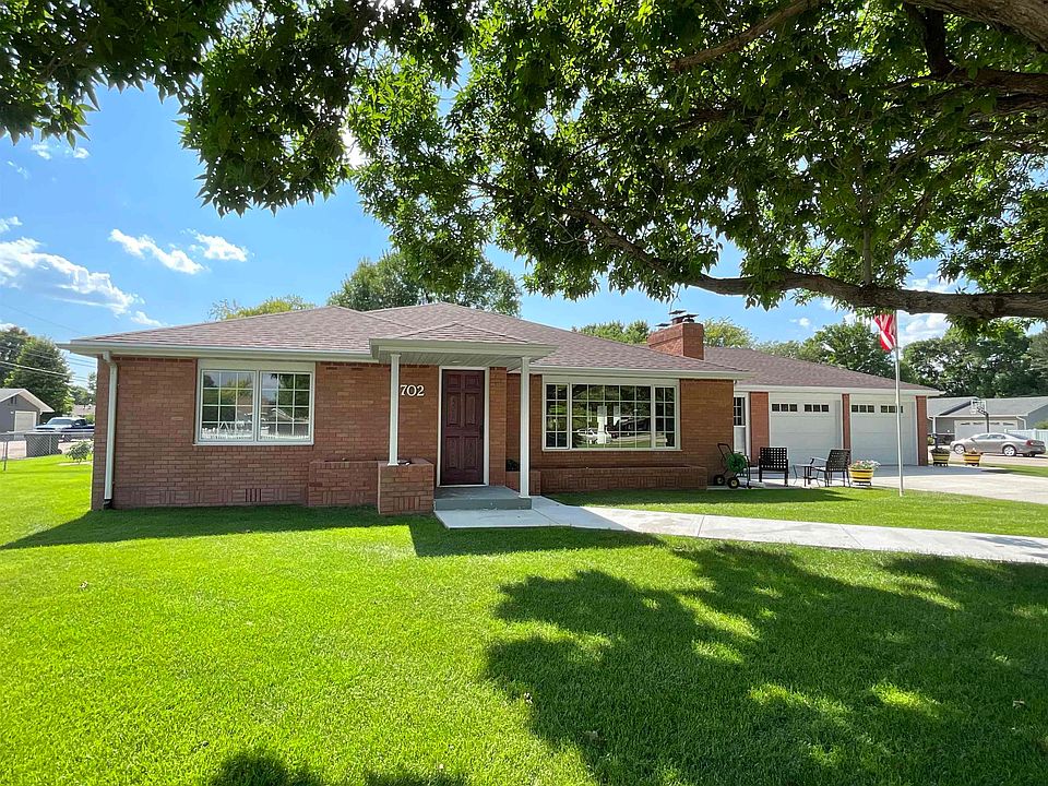 1st image of 702 S Baytree Avenue