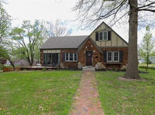 402 S Doyle St, Louisburg, KS 66053