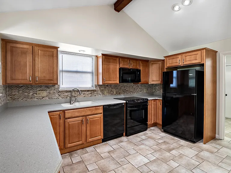 12215 Blackhall Dr — Photo 10