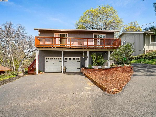 23889 Oakmont Way, Auburn, CA 95602