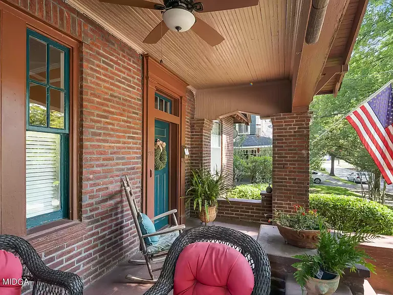 214 Cleveland Ave — Photo 5
