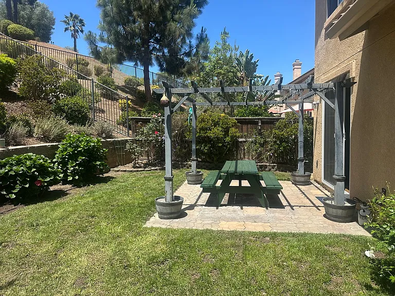 820 Silver Dr — Photo 37
