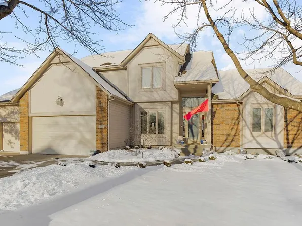 521 SE Asheville Dr, Lees Summit, MO 64063