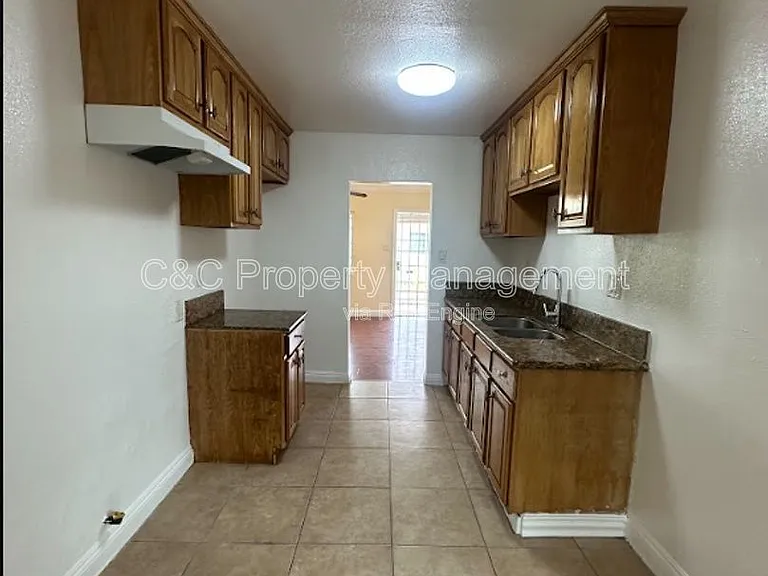 1143 W 91st St — Photo 3