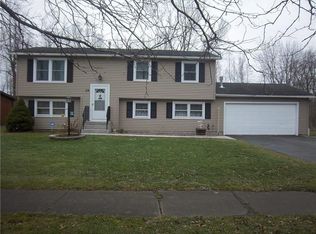 29 Mercury Dr, Rochester, NY 14624