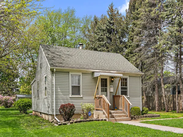 123 S Elm St, Manteno, IL 60950