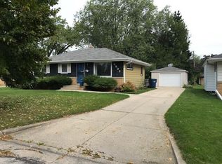 8822 W Lawn Ave, Milwaukee, WI