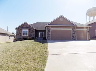 7317 SW Lancelot Ct, Topeka, KS 66610