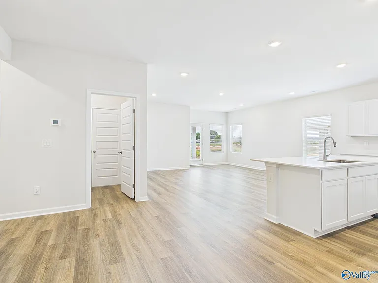 125 Betty Williams Dr — Photo 8