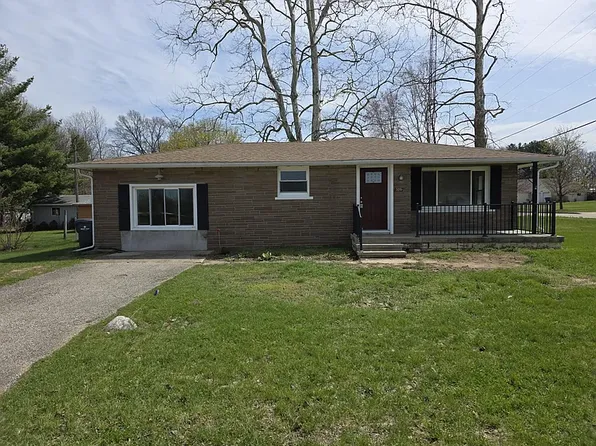 106 Quincy St, Lawton, MI 49065