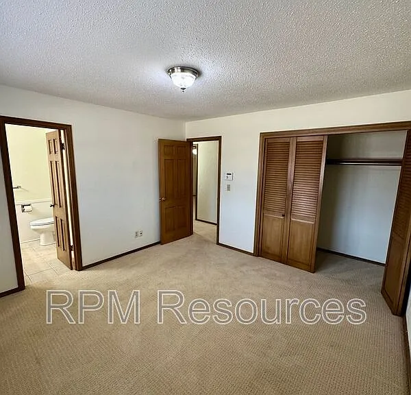 405 Walnut Ave — Photo 14