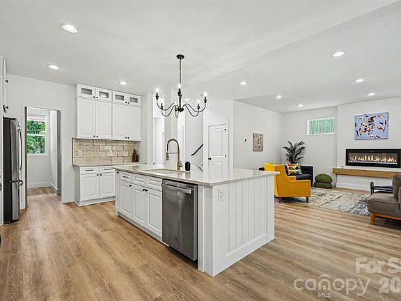 5th image of 8208 New Town Rd