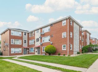 6952 W 65th St APT 2B, Chicago, IL 60638