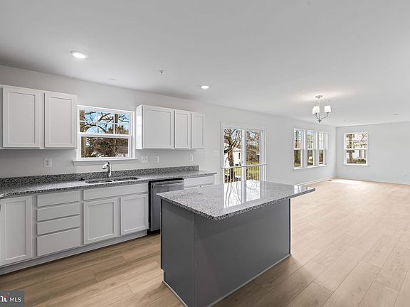 3rd image of 2115 Nuttal B Ave