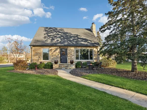 145 11th Ave N, Hopkins, MN 55343