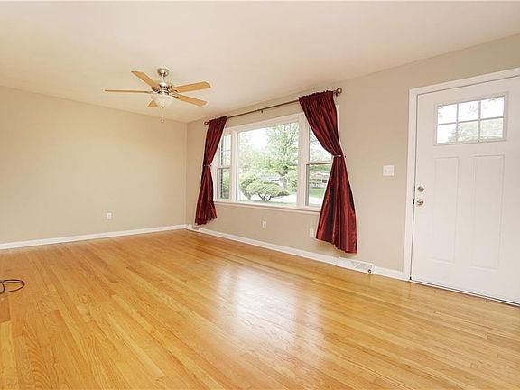 4th image of 4716 Creekview Dr