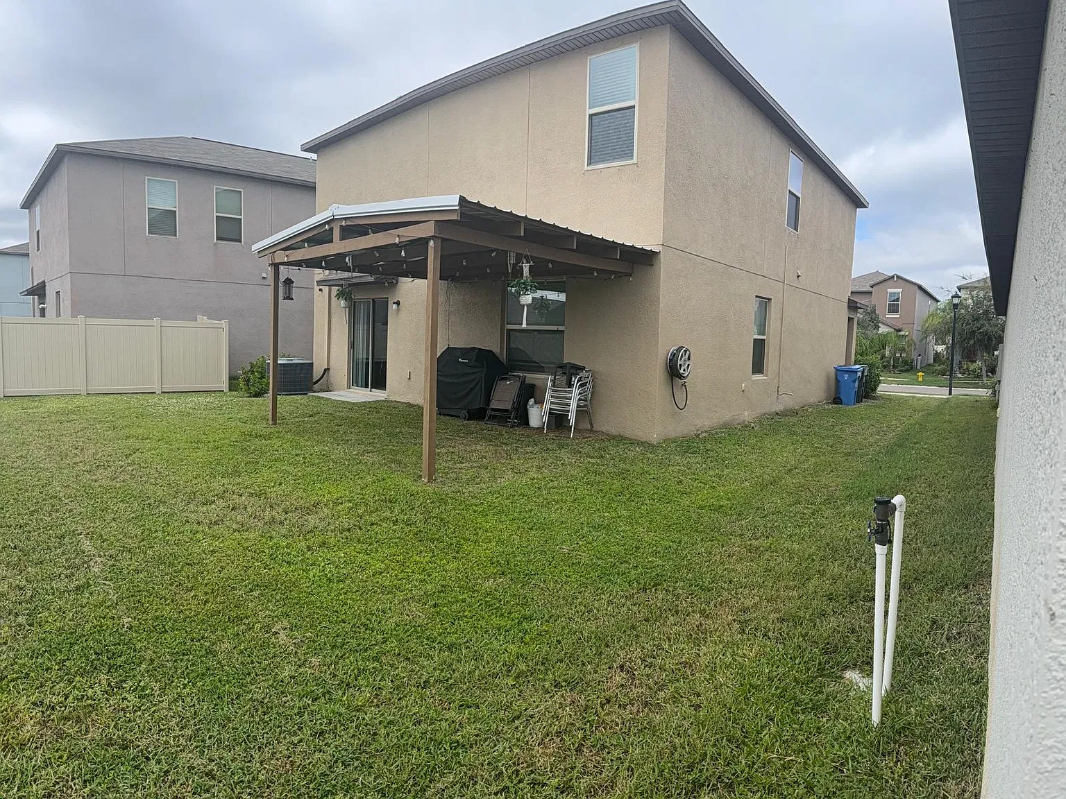4 bed, 2.5 bath, 1914 sqft, $2,300 — Photo 4