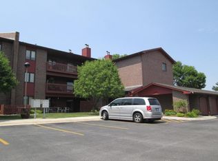 11945 Miracle Hills Dr APT 13, Omaha, NE 68154
