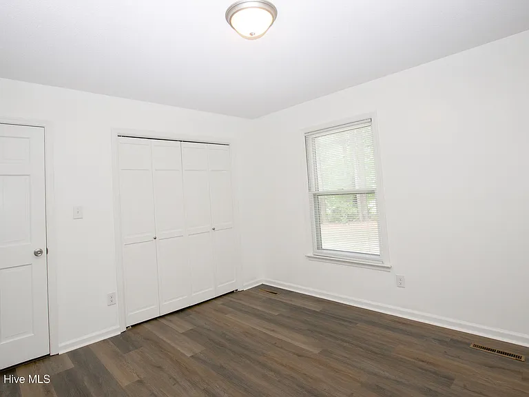 901 Glendale Dr — Photo 34