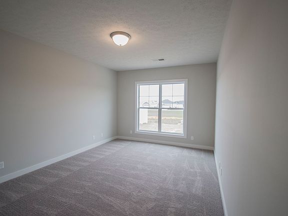 5th image of 876 Saucer Ct