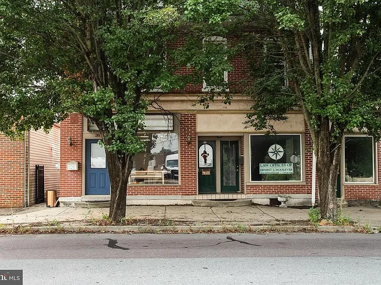 40 W Main St — Photo 1