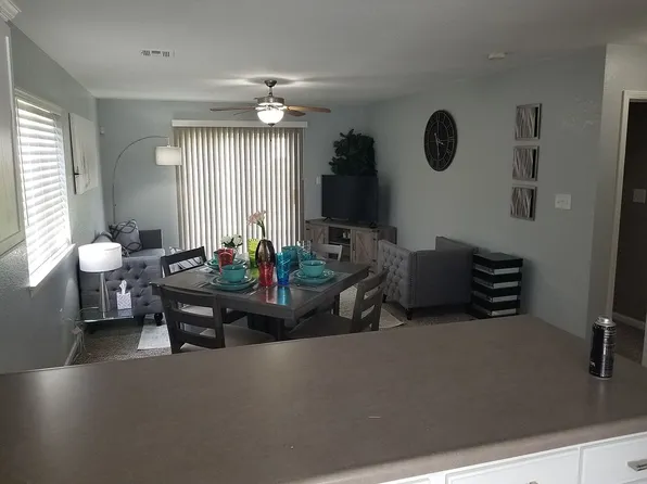 1216 Newfoundland Dr, Manhattan, KS 66503