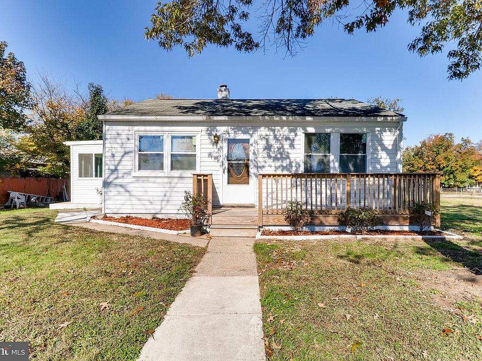 1st image of 102 Bertram Dr