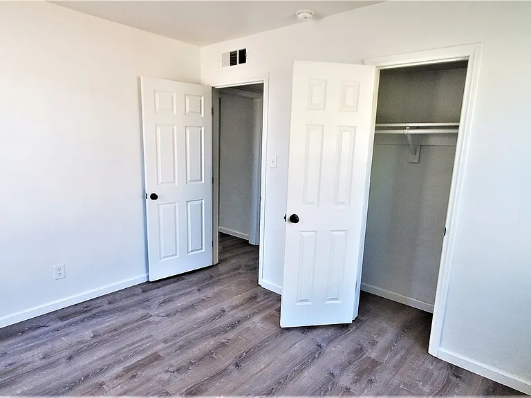 706 W Euclid Ave — Photo 14