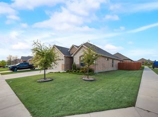 145 Wagon Mound Dr, Waxahachie, TX 75167
